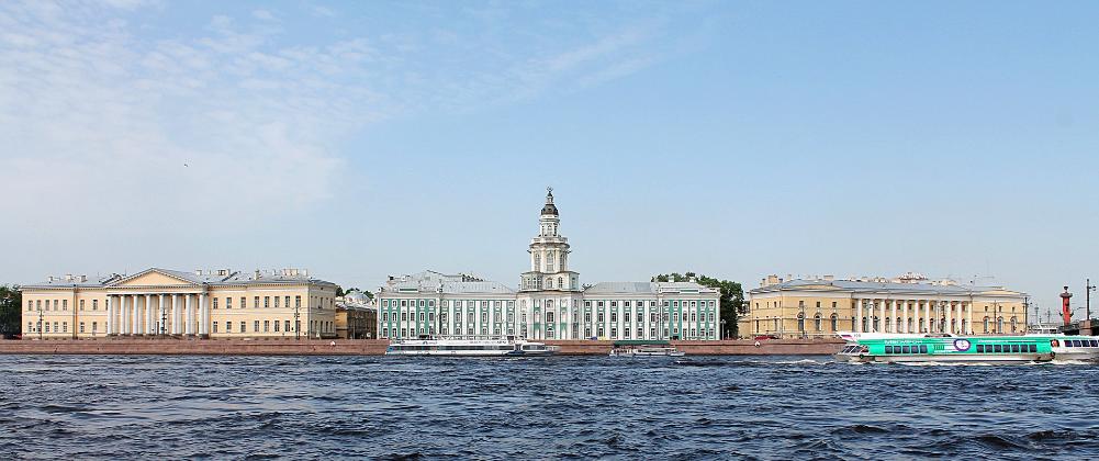 Saint Petersburg. Universitetskaya embankment.